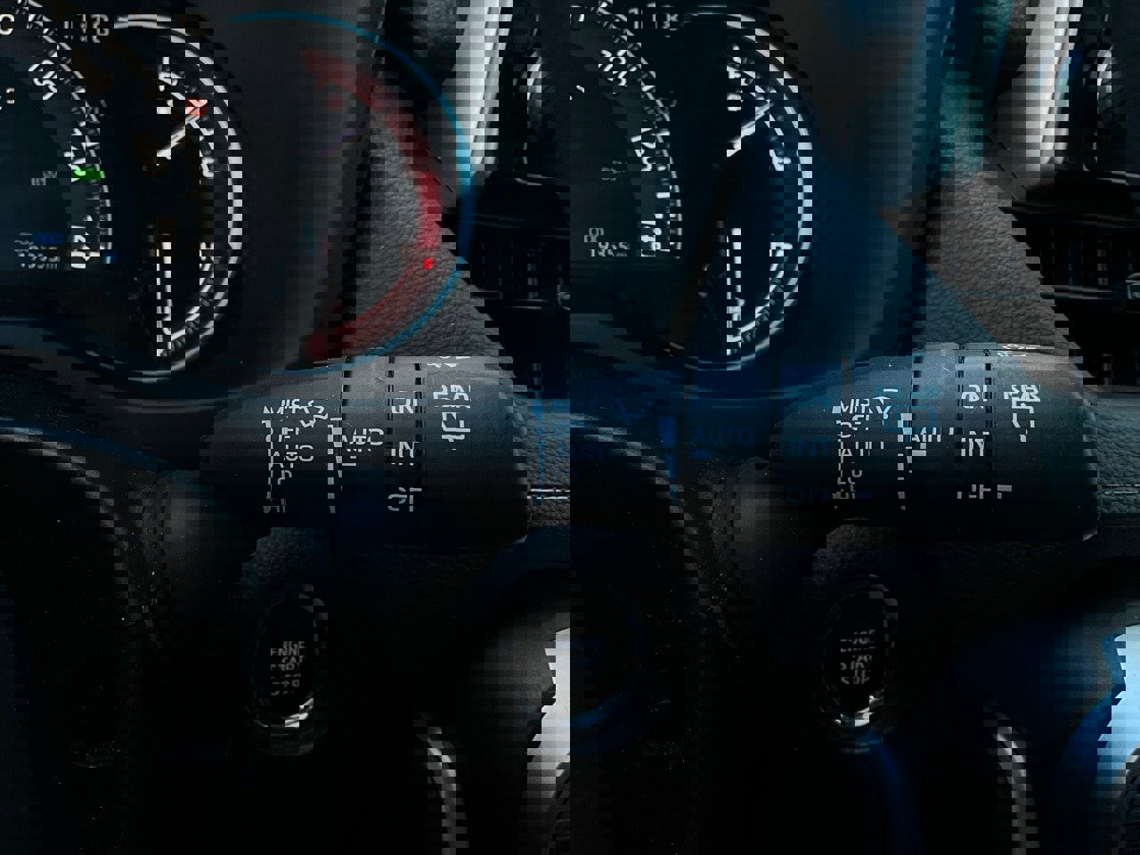 Used 2025 Toyota RAV4 XLE image 37