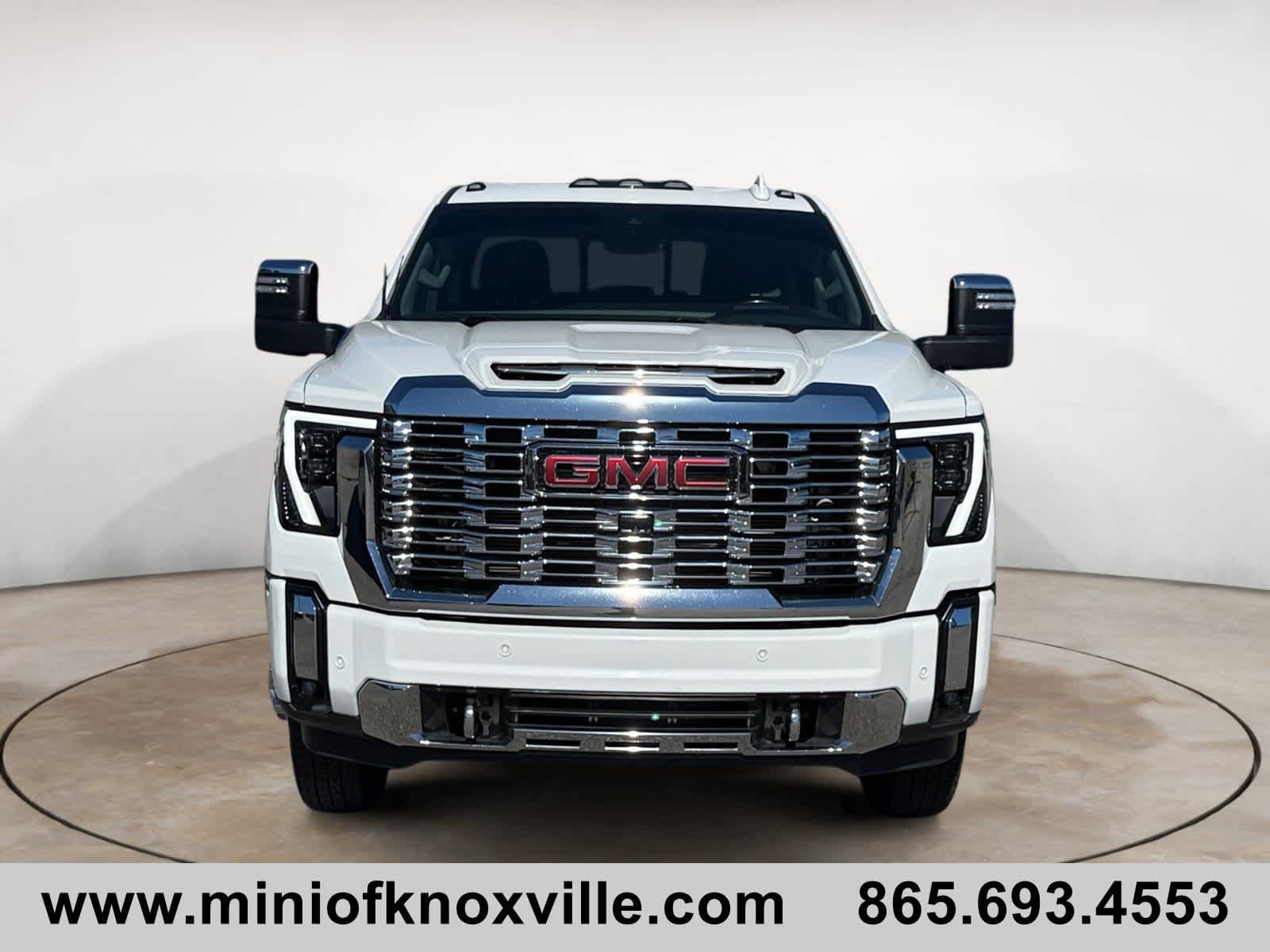 Used 2024 GMC Sierra 3500 Denali w/ Denali Reserve Package AWD/4WD image 8