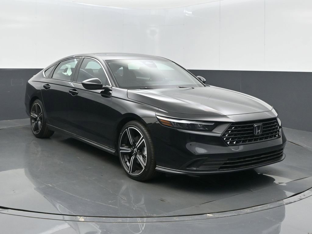 Used 2023 Honda Accord Sport image 2