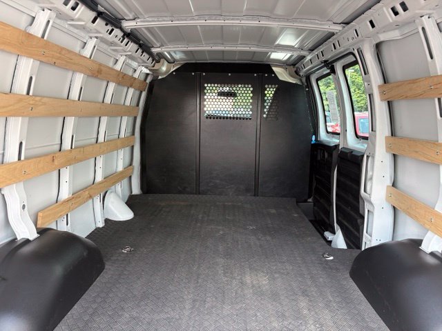 Used 2025 Chevrolet Express 2500 w/ Driver Convenience Package RWD image 10