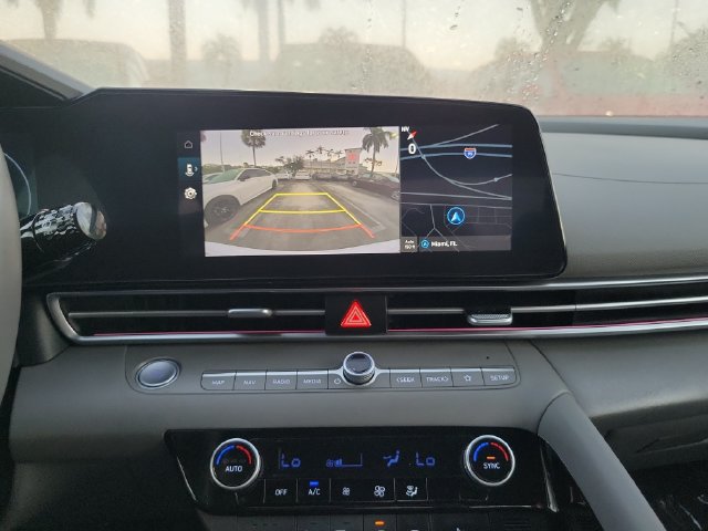 Used 2025 Hyundai Elantra SEL FWD image 21