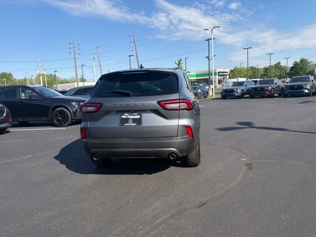 Used 2025 Ford Escape ST-Line FWD image 13