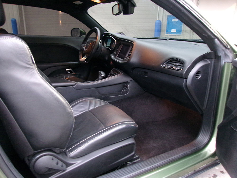 Used 2018 Dodge Challenger SRT w/ Technology Group RWD image 11