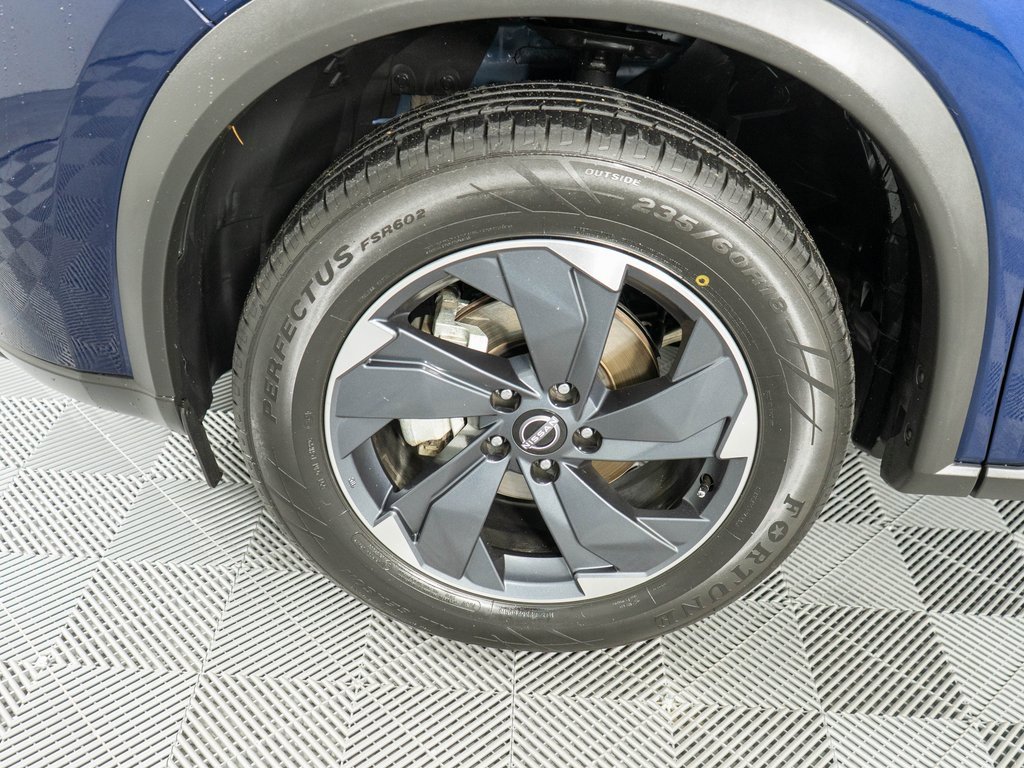Used 2024 Nissan Rogue SV image 25