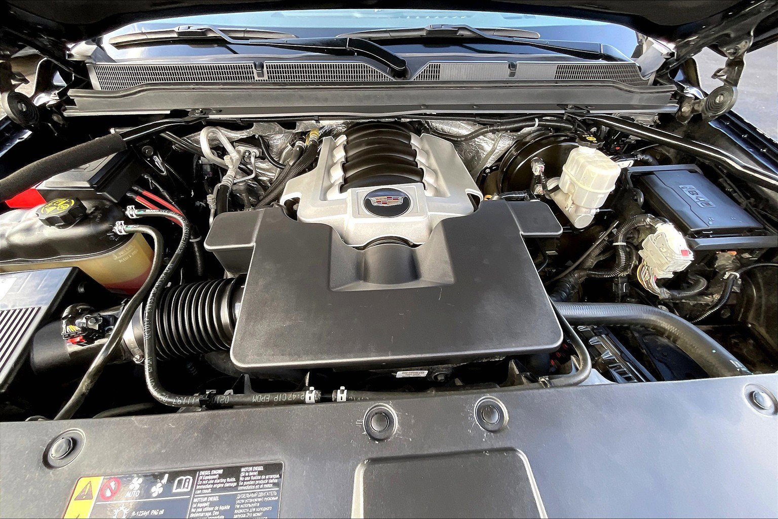 Used 2017 Cadillac Escalade Platinum image 9