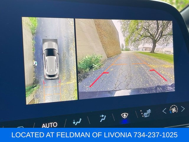 Certified 2024 Chevrolet Equinox EV LT FWD image 15