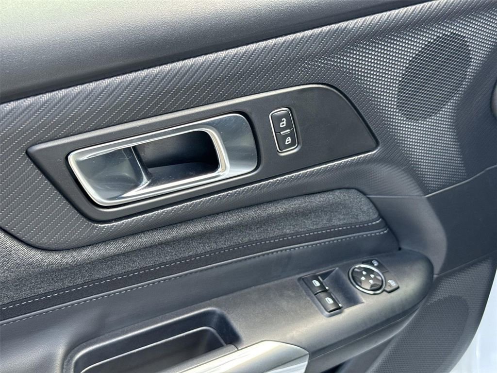 Used 2025 Ford Mustang Coupe RWD image 20