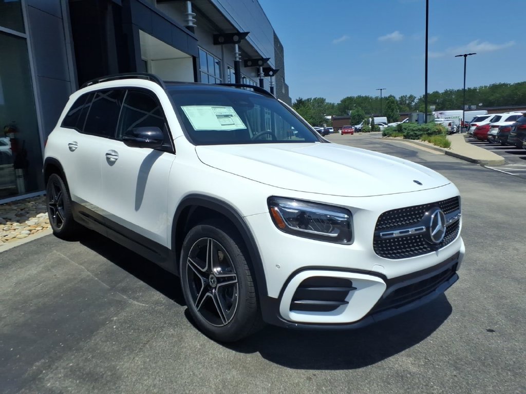 New 2026 Mercedes-Benz GLB 250 4MATIC image 8