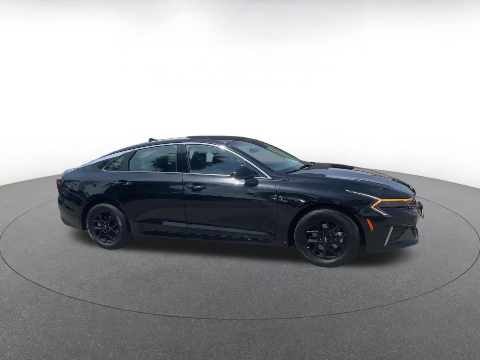 Used 2025 Kia K5 LXS image 2