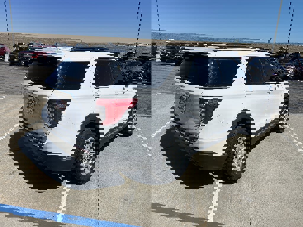 Used 2021 Ford Explorer XLT image 5