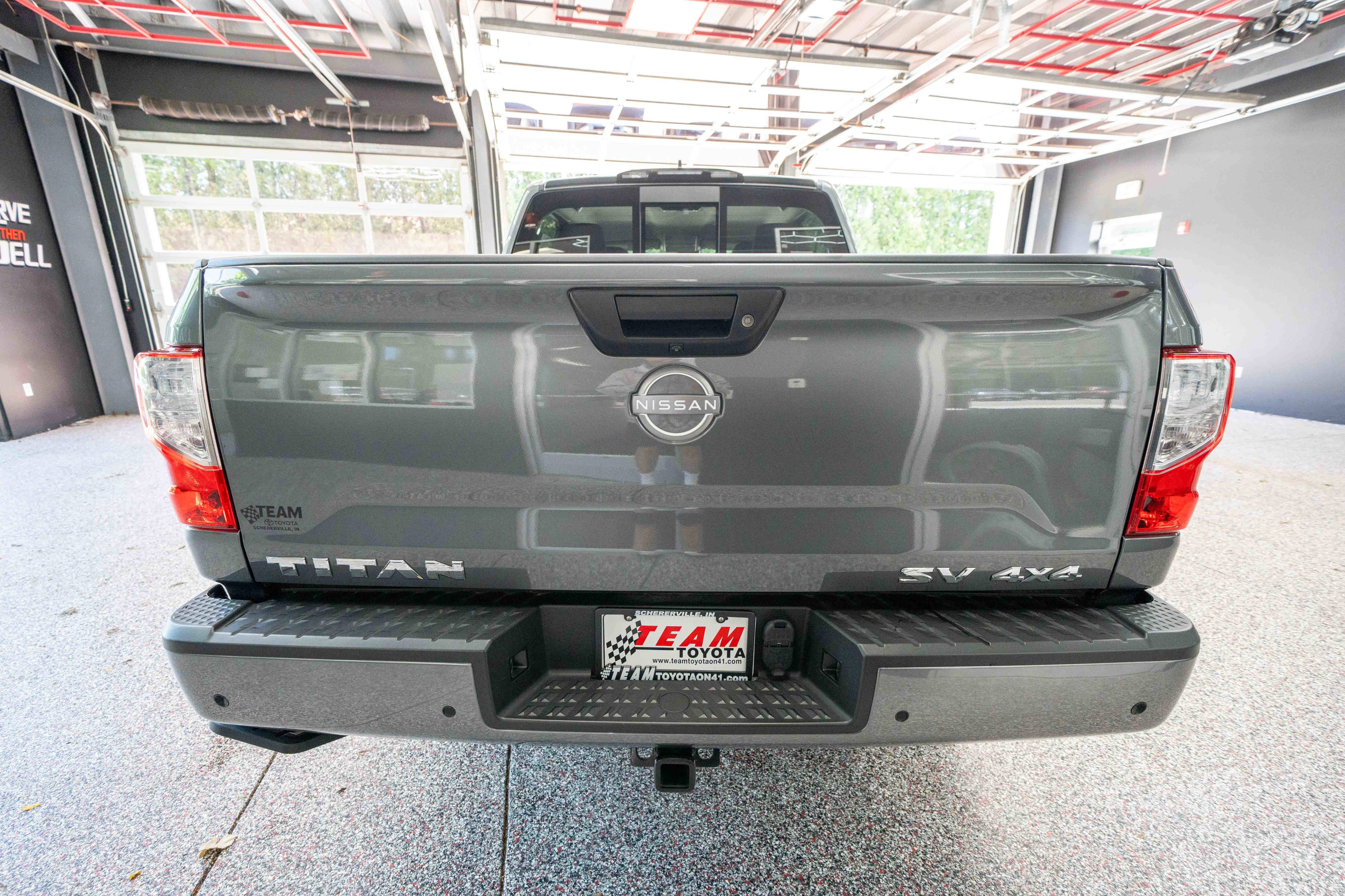 Used 2024 Nissan Titan SV w/ SV Convenience Package AWD/4WD image 3