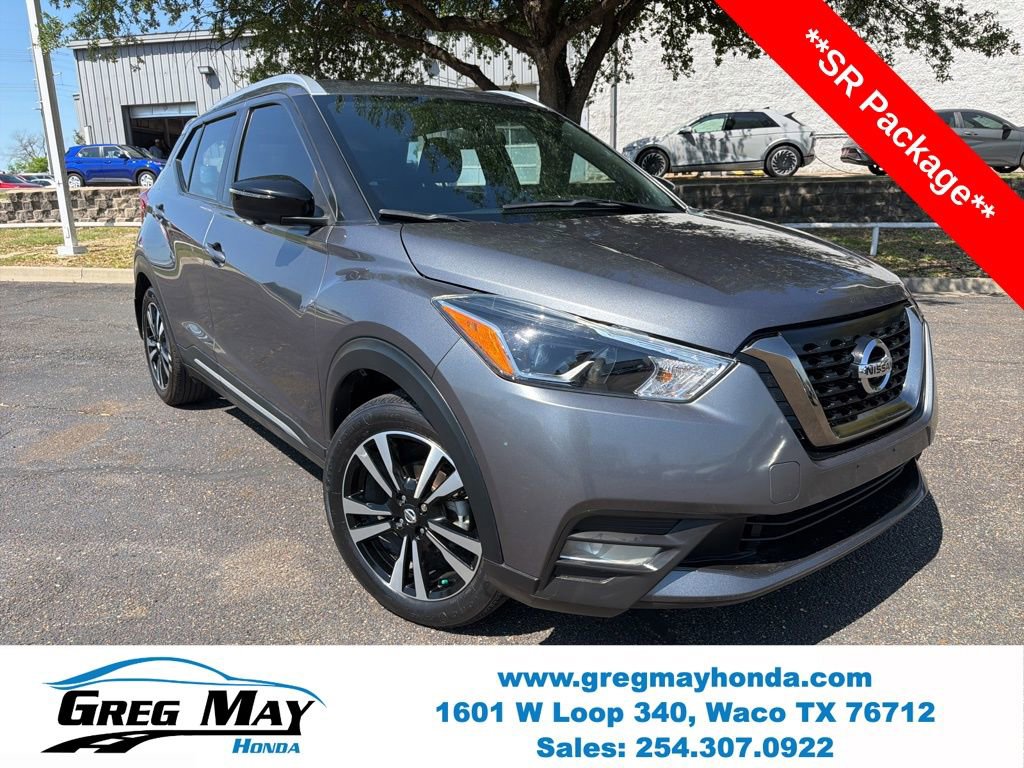 Used 2019 Nissan Kicks SR image 1