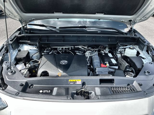 Used 2021 Toyota Highlander L FWD image 19