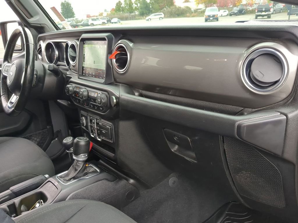 Used 2020 Jeep Wrangler Unlimited Sahara image 20