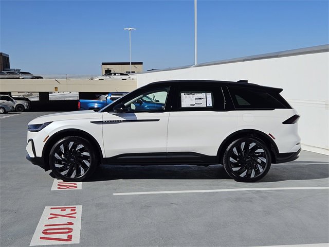 New 2026 Lincoln Nautilus Reserve image 4