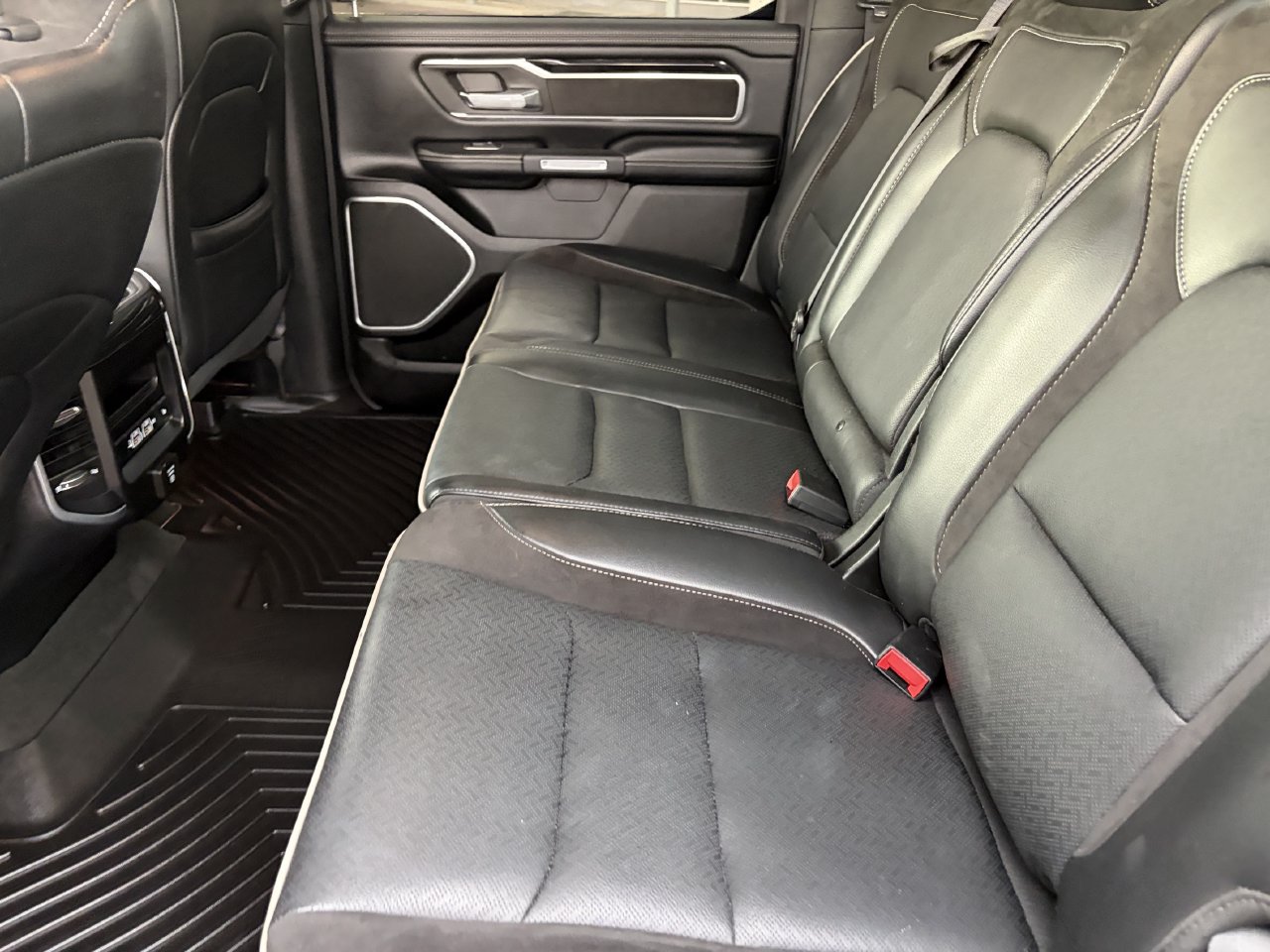 Used 2020 RAM 1500 Laramie RWD image 19