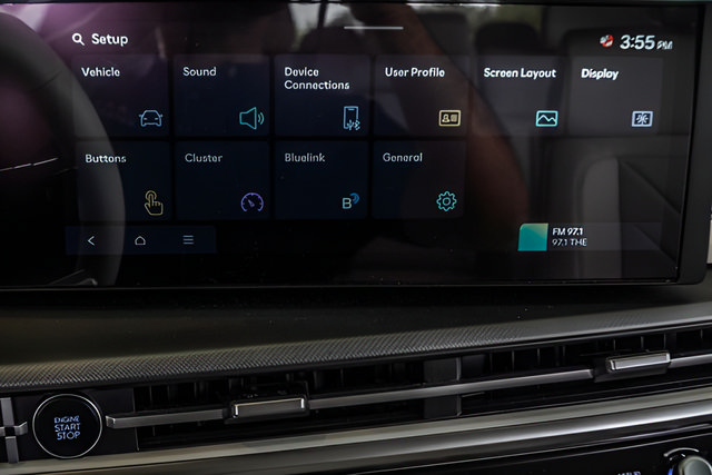 Certified 2025 Hyundai Santa Fe SEL FWD image 25