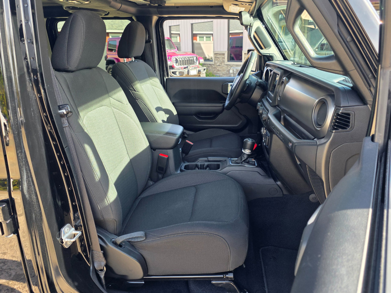 Used 2022 Jeep Wrangler Unlimited Sport image 25