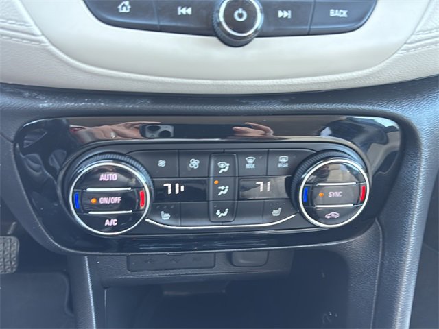 Used 2021 Buick Encore GX Select image 25
