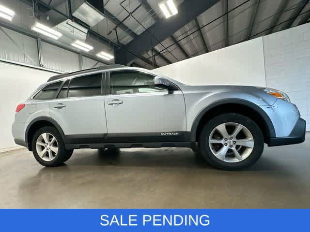 Used 2013 Subaru Outback 2.5i Limited AWD/4WD image 3