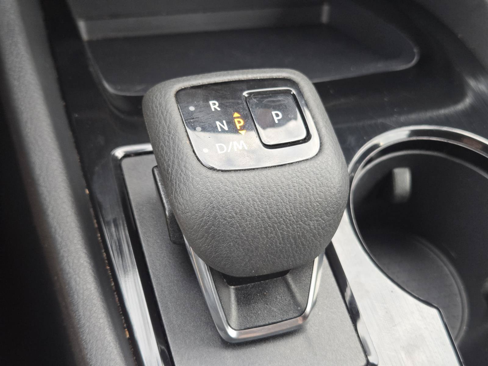 Used 2024 Nissan Rogue SV FWD image 28