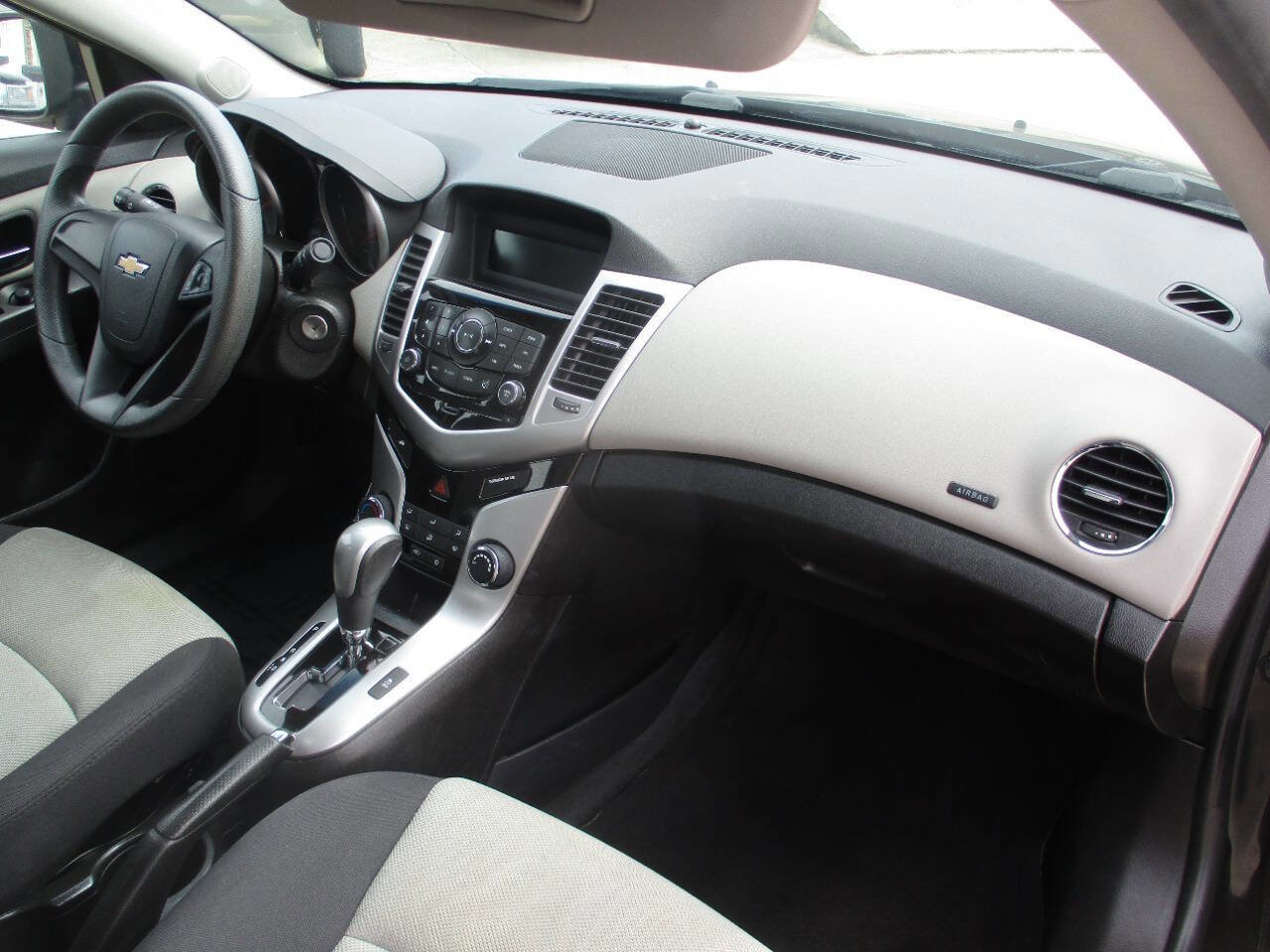 Used 2016 Chevrolet Cruze LS FWD image 32