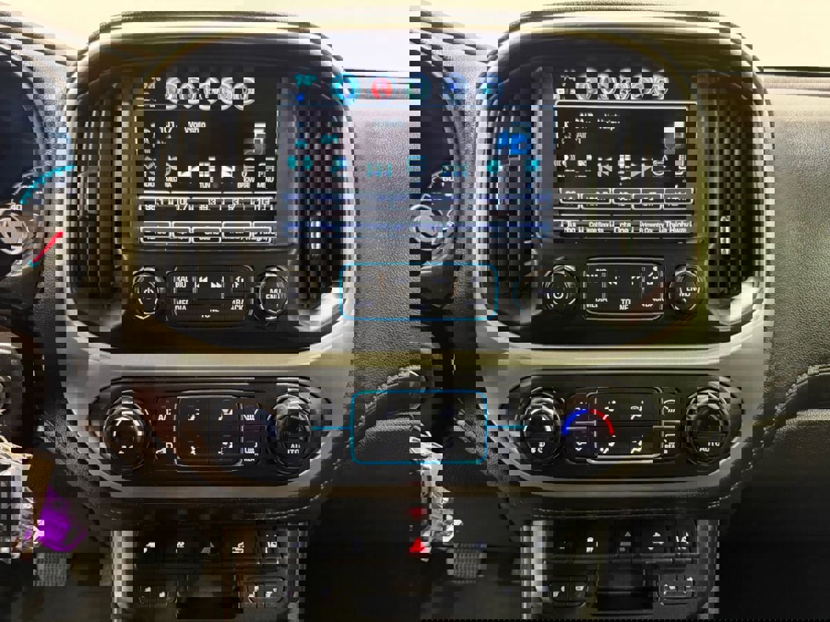 Used 2018 GMC Canyon SLT w/ Driver Alert Package image 19