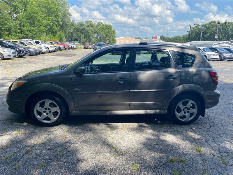 Used 2008 Pontiac Vibe w/ Preferred Package FWD image 2