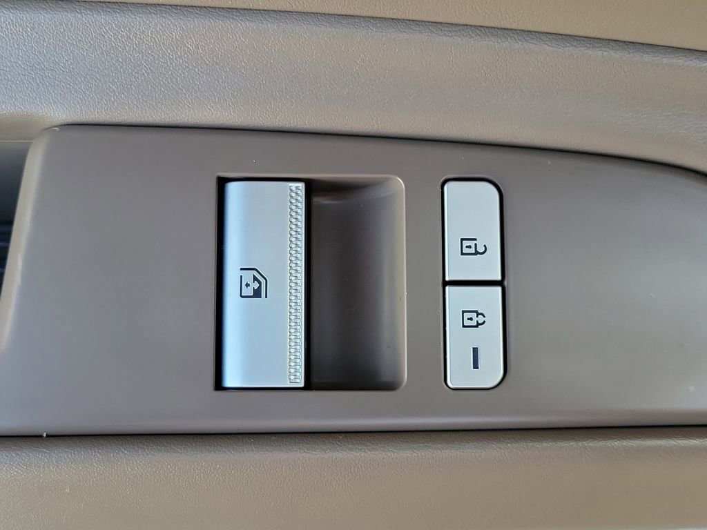 Used 2022 Genesis GV80 2.5T w/ Prestige Package 04 image 18