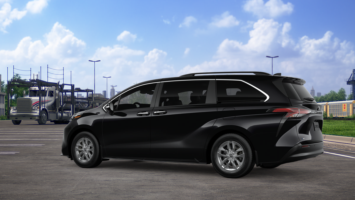 New 2026 Toyota Sienna XLE FWD image 7