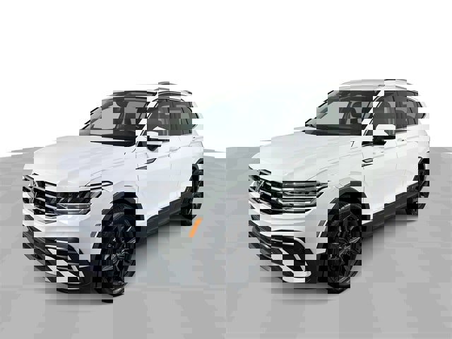 Used 2024 Volkswagen Tiguan SE