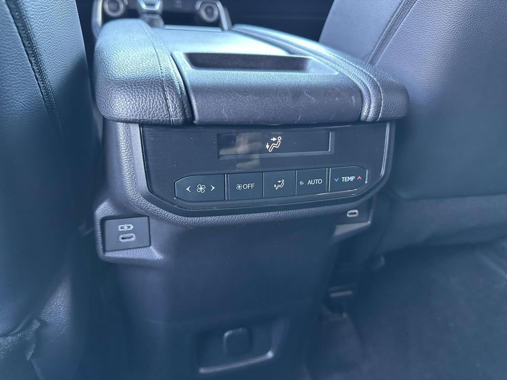 Used 2024 Toyota Grand Highlander Limited image 13