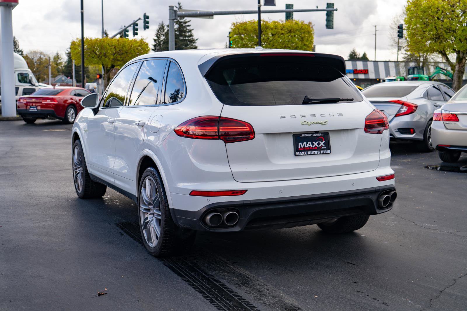 Used 2017 Porsche Cayenne S Platinum AWD/4WD image 11