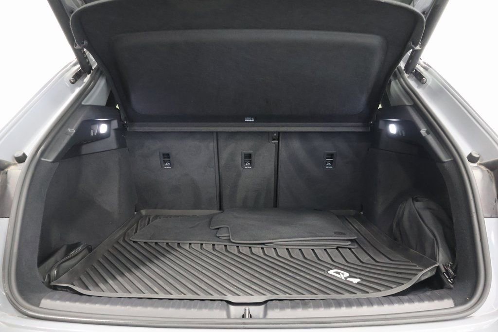 Used 2022 Audi Q4 e-tron Prestige image 28
