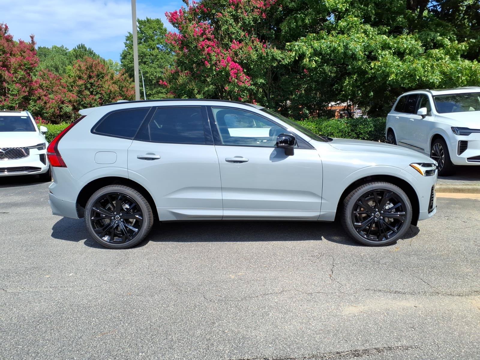 New 2026 Volvo XC60 T8 Ultra w/ Climate Package AWD/4WD image 3