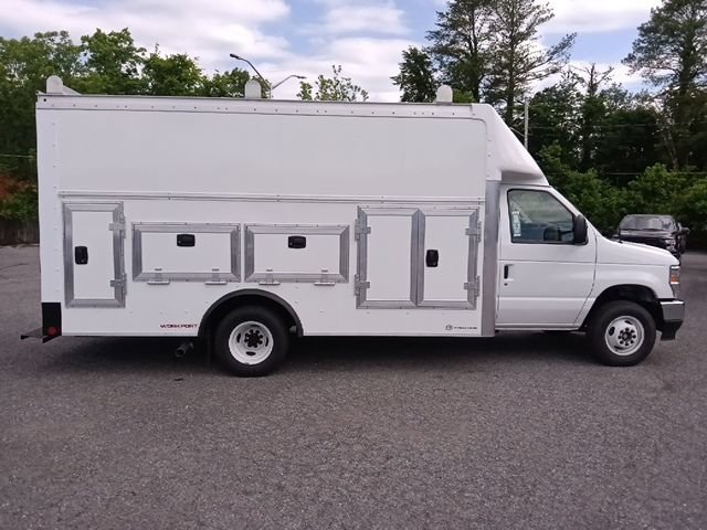 New 2026 Ford E-450 and Econoline 450 Super Duty w/ Power Equipment Group RWD image 2