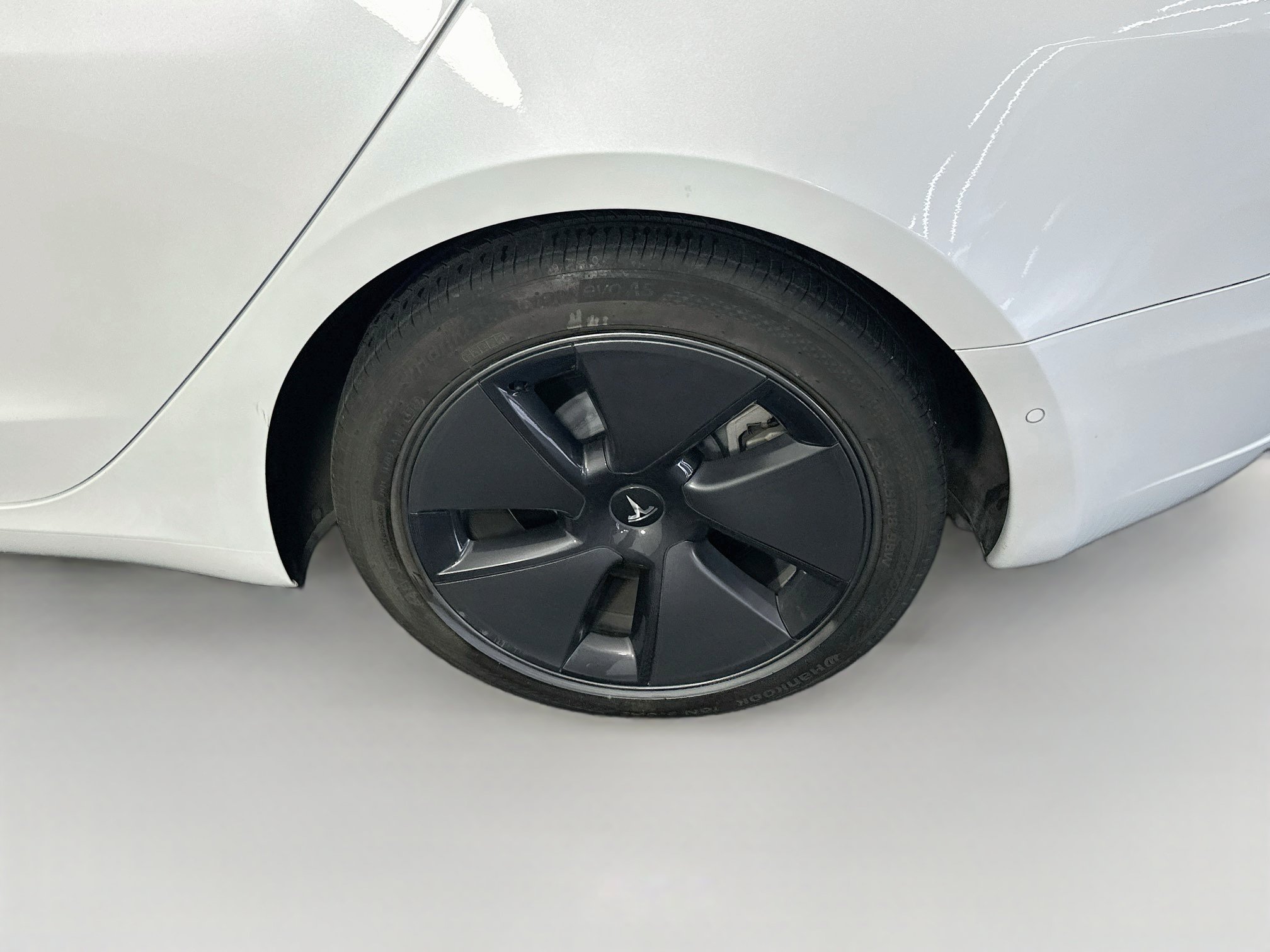 Used 2022 Tesla Model 3 Long Range AWD/4WD image 11