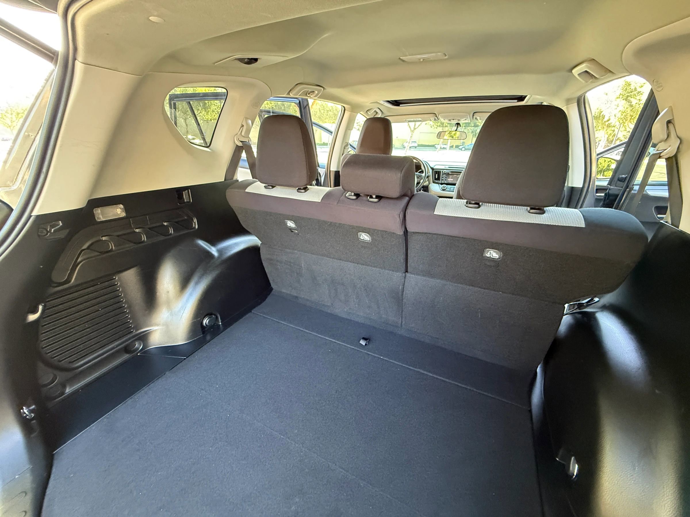 Used 2016 Toyota RAV4 XLE FWD image 25
