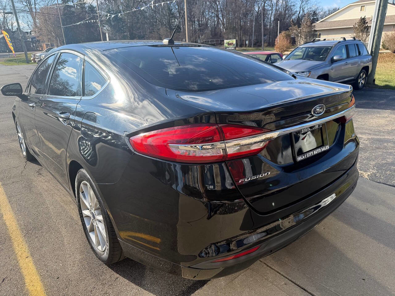 Used 2017 Ford Fusion SE image 5