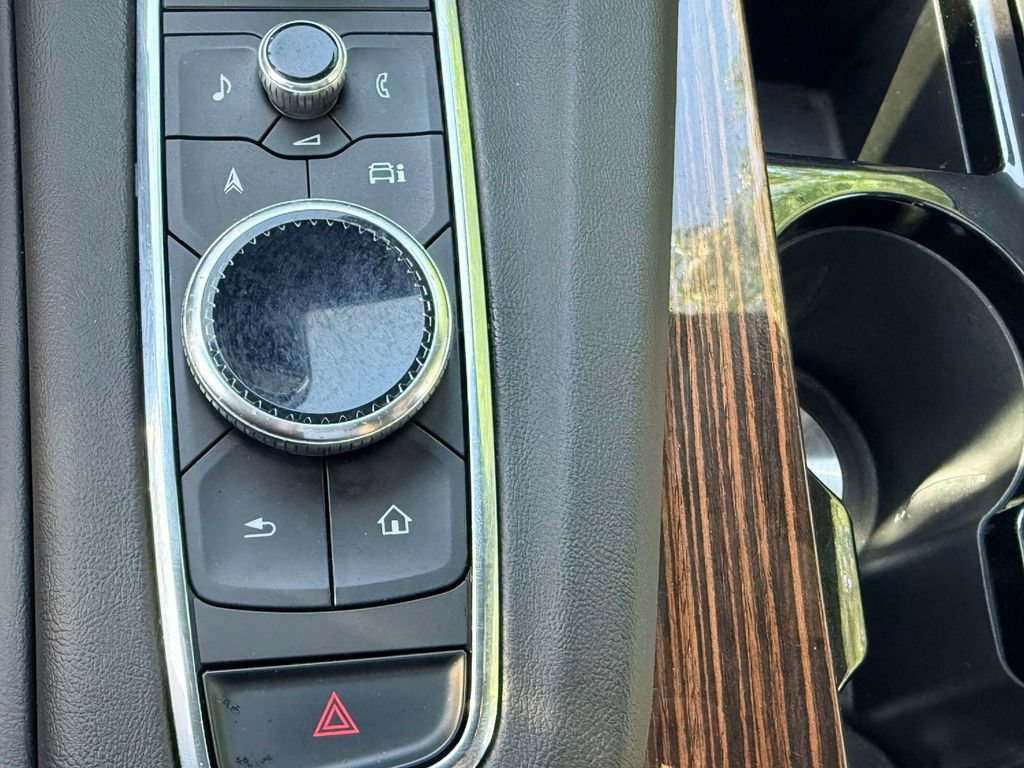 Used 2023 Cadillac Escalade ESV Premium Luxury AWD/4WD image 25