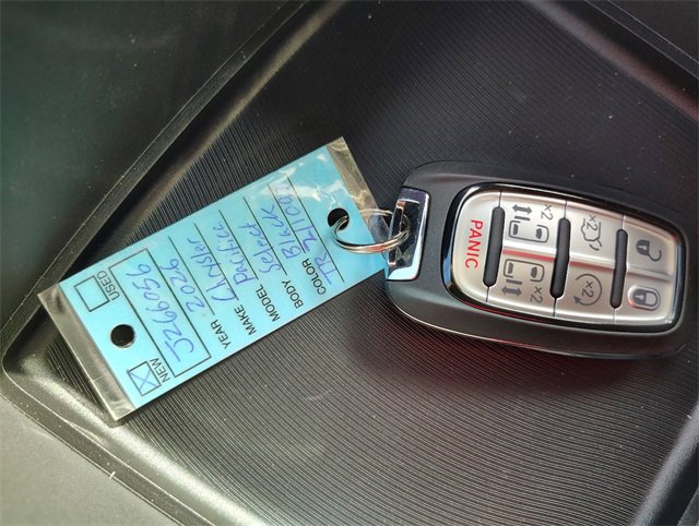 New 2026 Chrysler Pacifica Select image 25