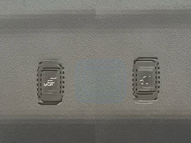 Used 2024 Chevrolet Tahoe Z71 w/ Luxury Package image 33