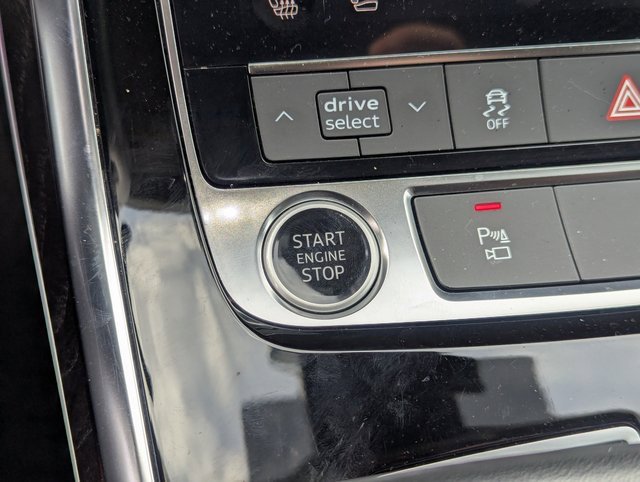 Used 2022 Audi Q8 Premium Plus w/ Premium Plus Package image 16