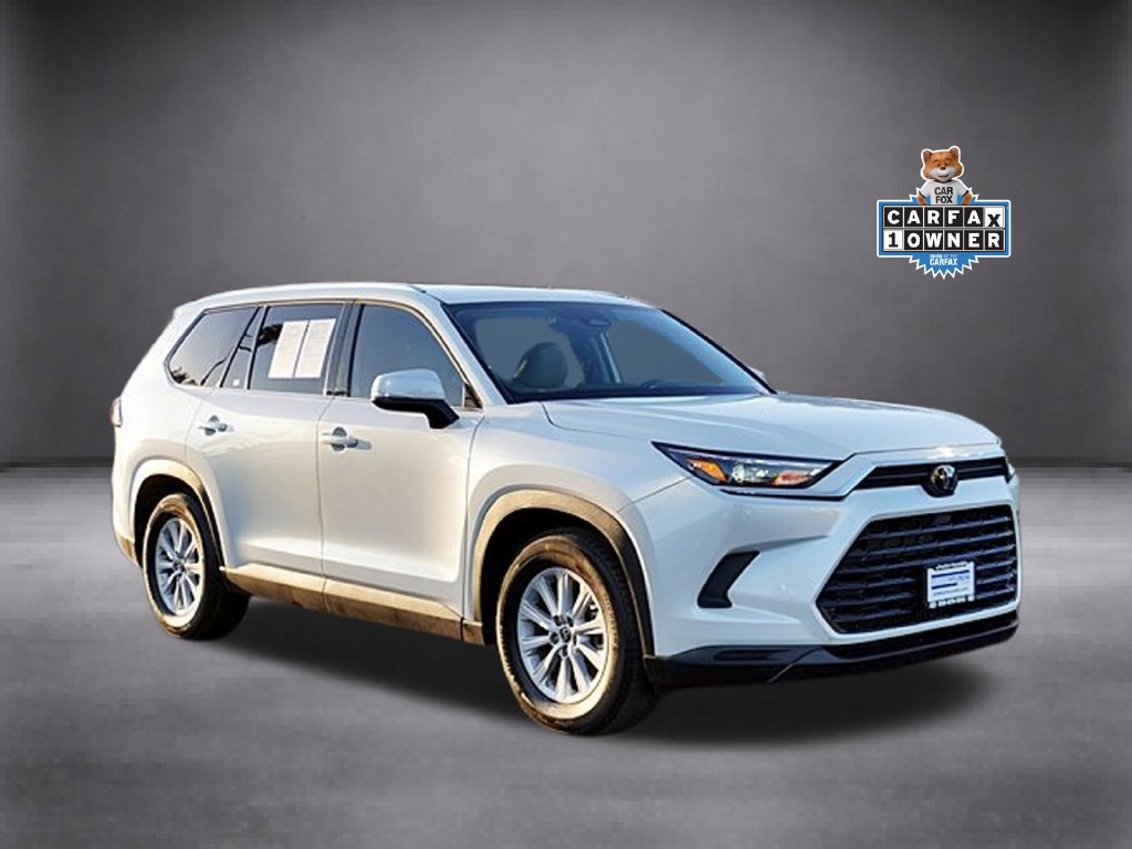 Used 2025 Toyota Grand Highlander FWD image 2