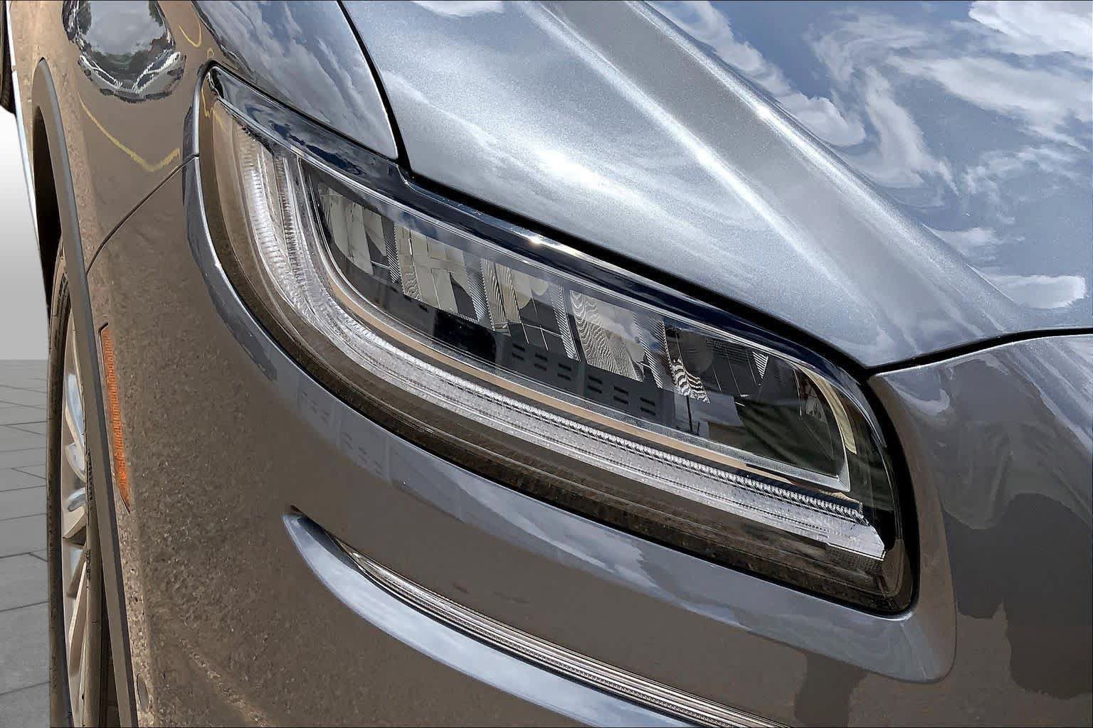 Used 2022 Lincoln Nautilus Reserve AWD/4WD image 28