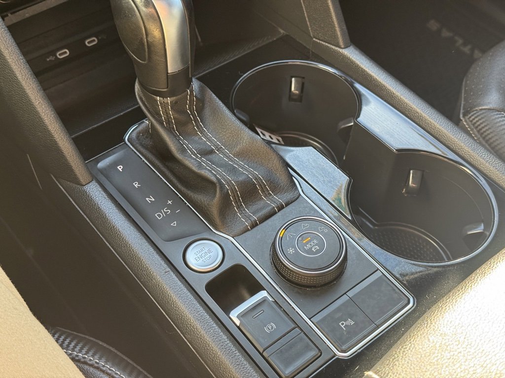 Used 2023 Volkswagen Atlas Cross Sport SE w/ Panoramic Sunroof Package image 16