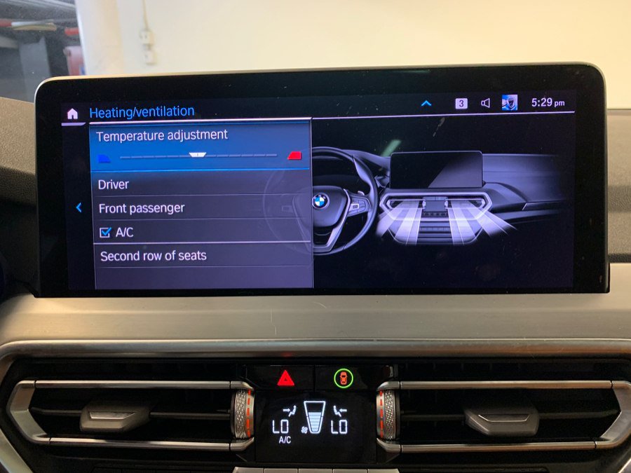 Used 2023 BMW X4 xDrive30i w/ M Sport Package AWD/4WD image 48