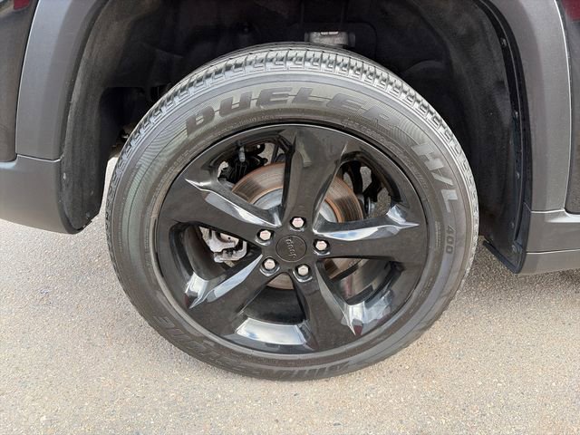Used 2023 Jeep Grand Cherokee Altitude AWD/4WD image 17