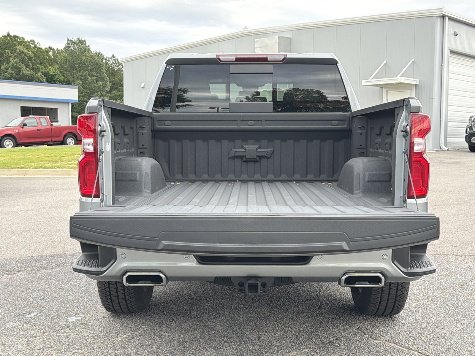 Used 2024 Chevrolet Silverado 1500 RST AWD/4WD image 31