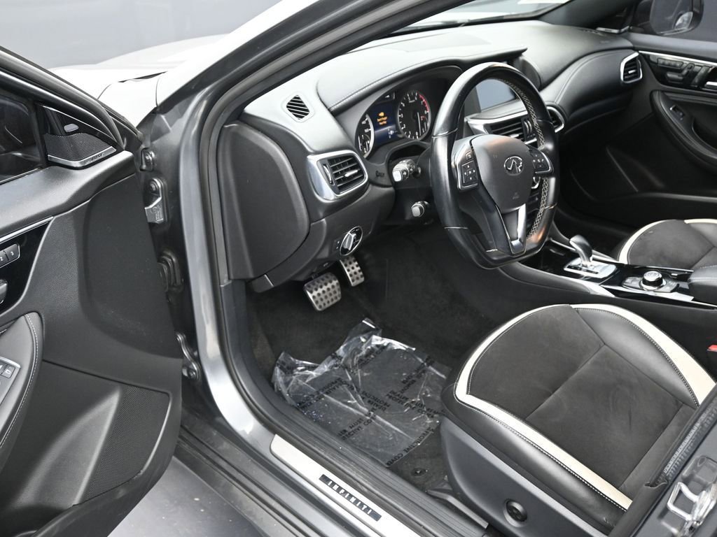 Used 2019 INFINITI QX30 Sport w/ Cargo Package image 10